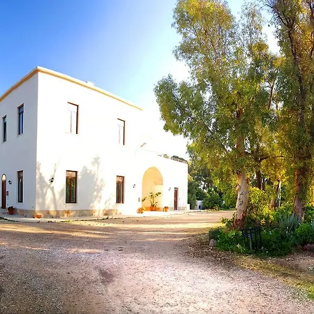 Salento Houses & Idro Suites