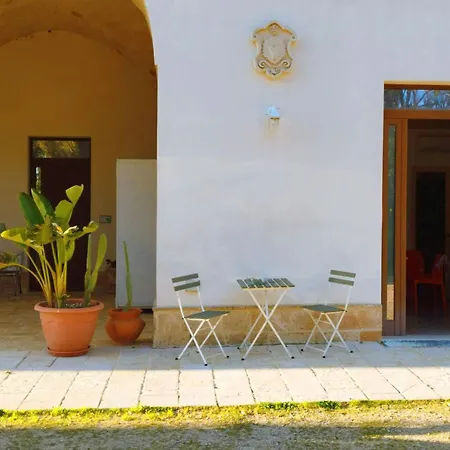 Salento Houses & Idro Suites *