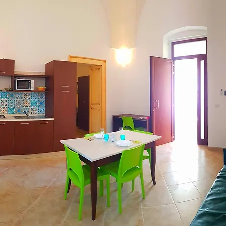 Salento Houses & Idro Suites *